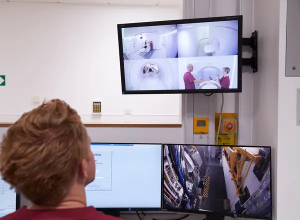 Lee Whiteside, Rosie Hales, radiotherapy, MR Linac, May 2022, scan, computer