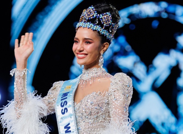 Miss World Waving